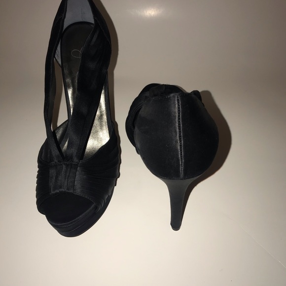 Jessica Simpson platform heel with satin straps - Picture 4 of 5
